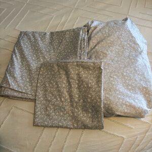 DKNY King Sheets - Gray Dots